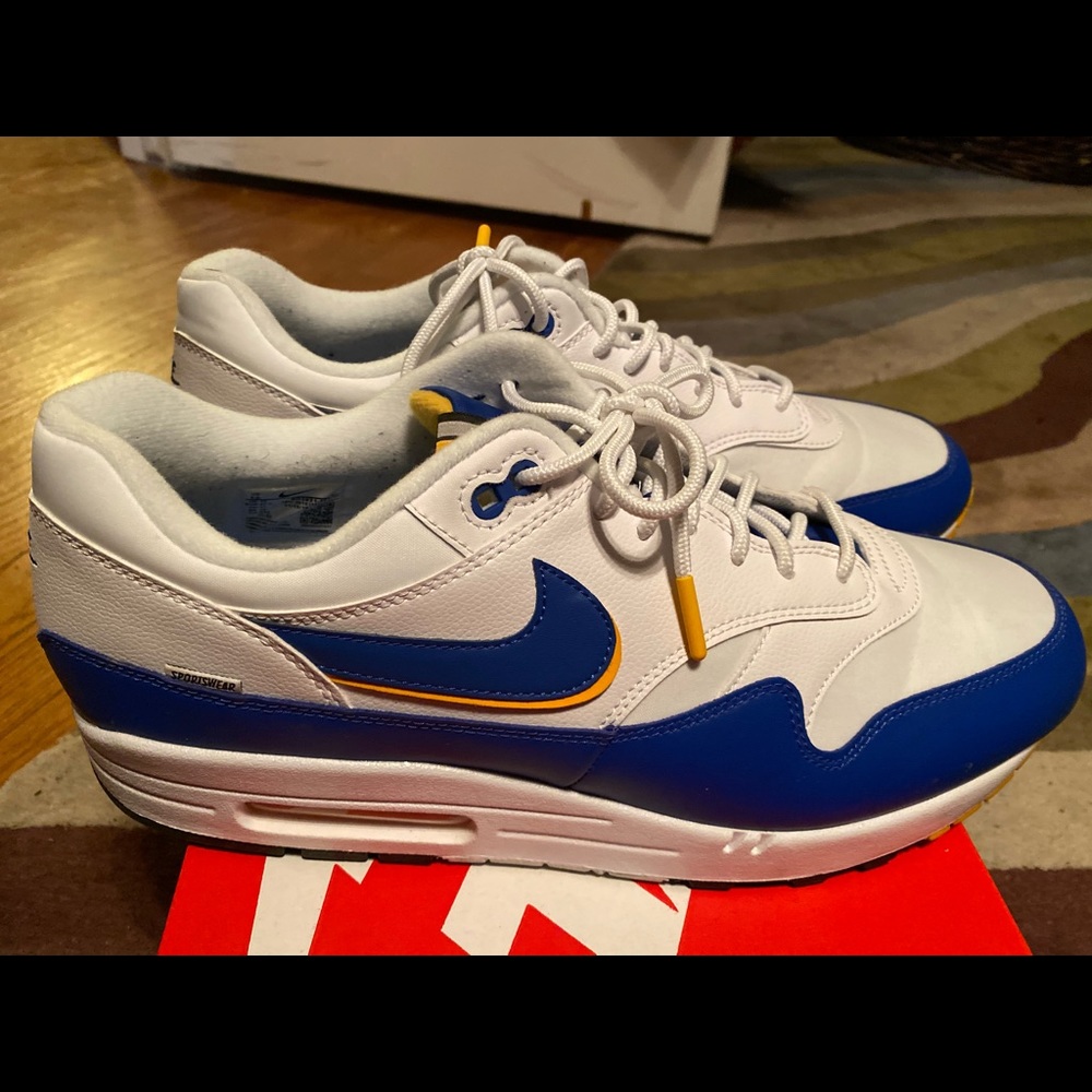 Nike Air Max 1 running shoes